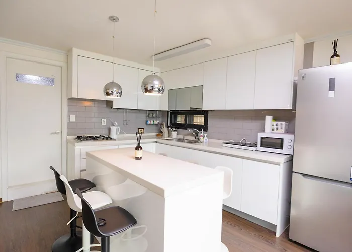3br Jong-ro Family House, 4beds, 6 People